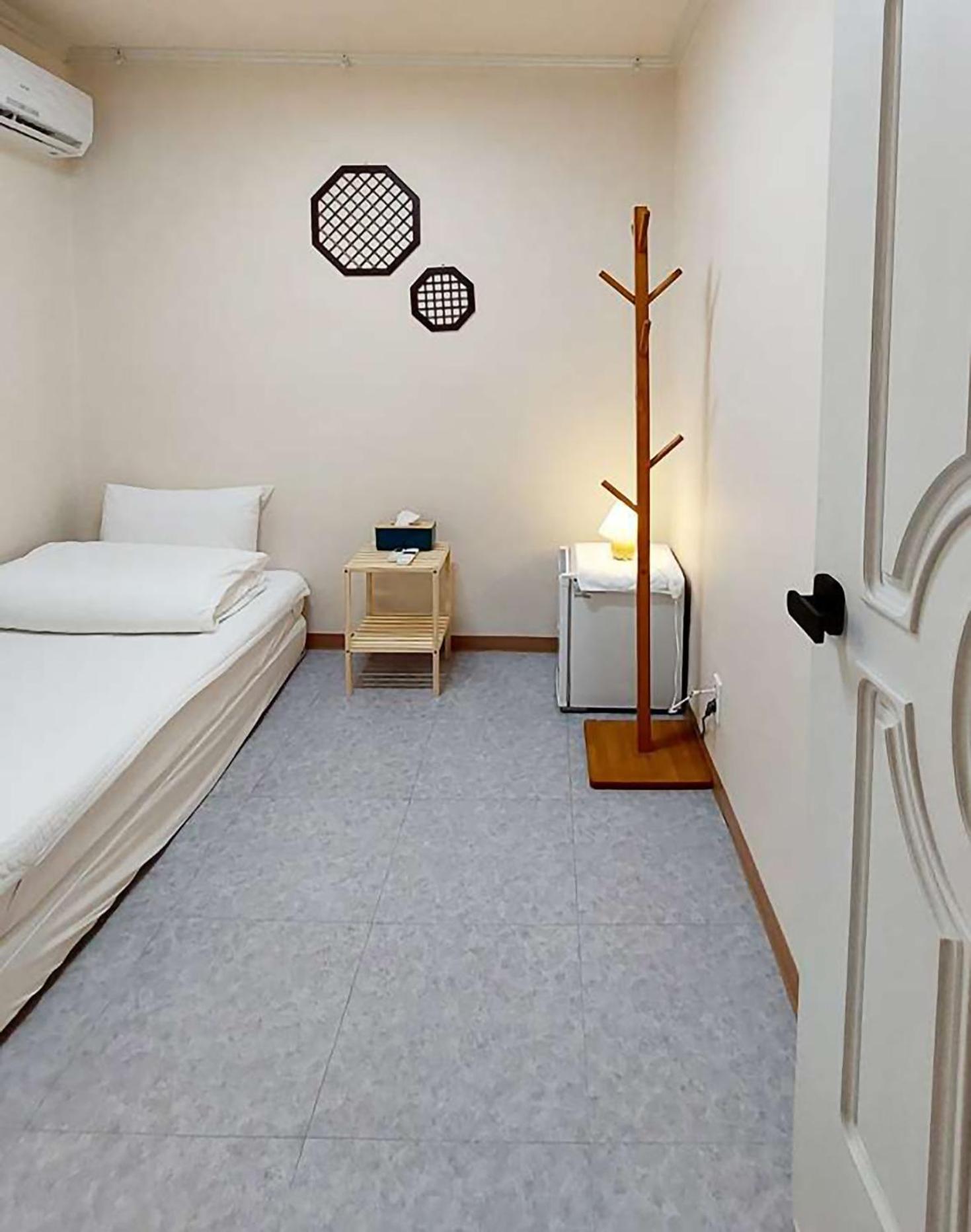 Blau Guesthouse Кьонджу Екстер'єр фото