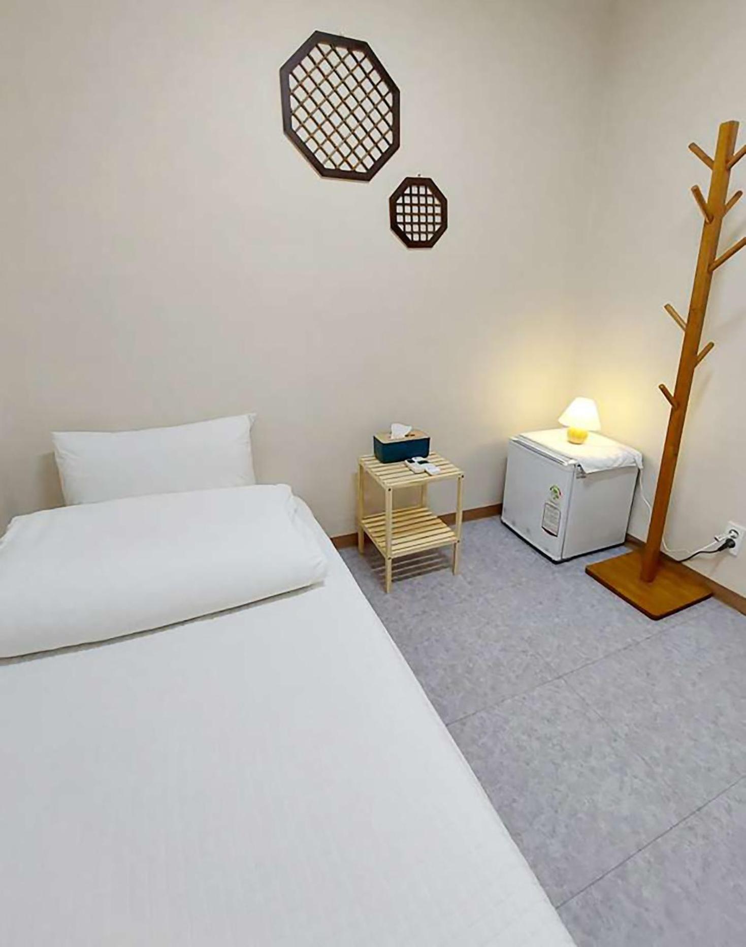 Blau Guesthouse Кьонджу Екстер'єр фото